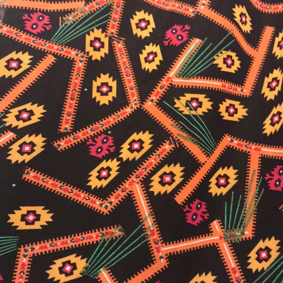 Lularoe Lola skirt, black with Aztec print, BNWT - Picture 2 of 5